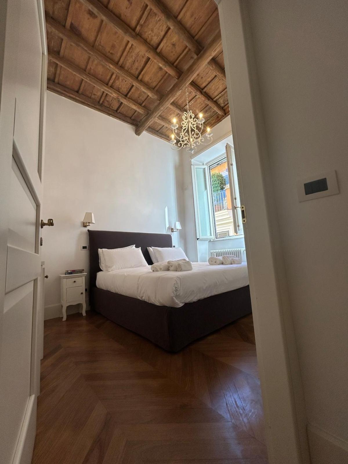 Apartment Domizio Elegant *